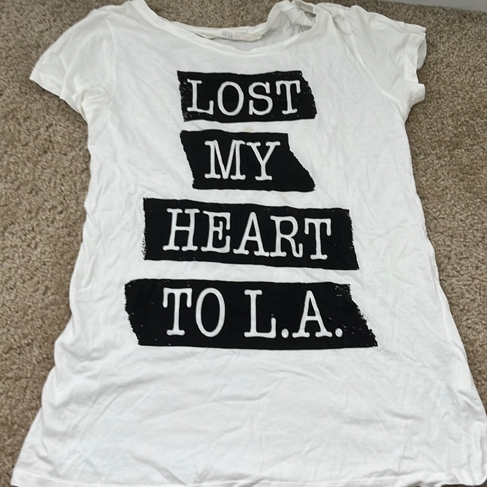 white H&M tee
